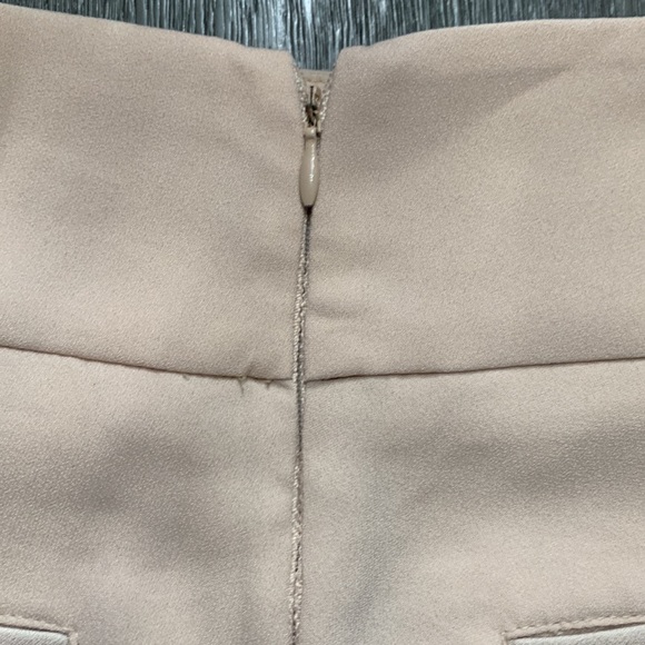 Forever 21 Beige Cream Tan Dress Shorts - Picture 6 of 8